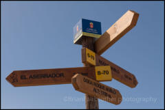 A signpost on the footpath to the Roque Nublo