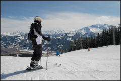 Skiers on the Schmittenhöhe mountain, Zell am See ski resort, Austria.